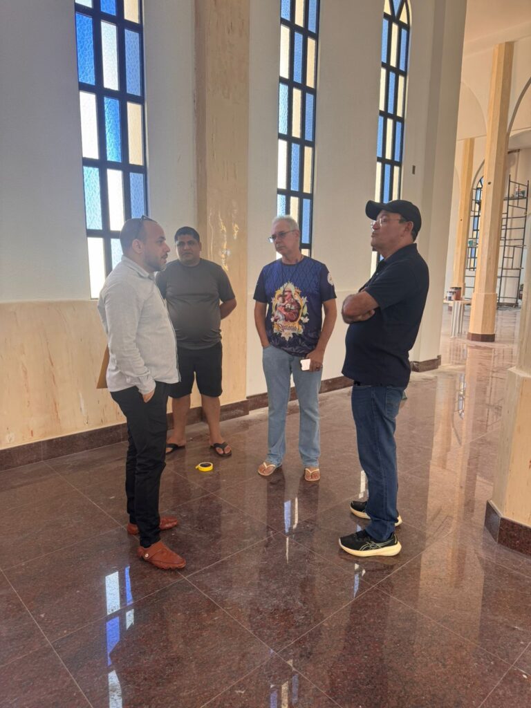 Prefeito Dedei Lobo visita obras da Catedral da Imaculada Conceição